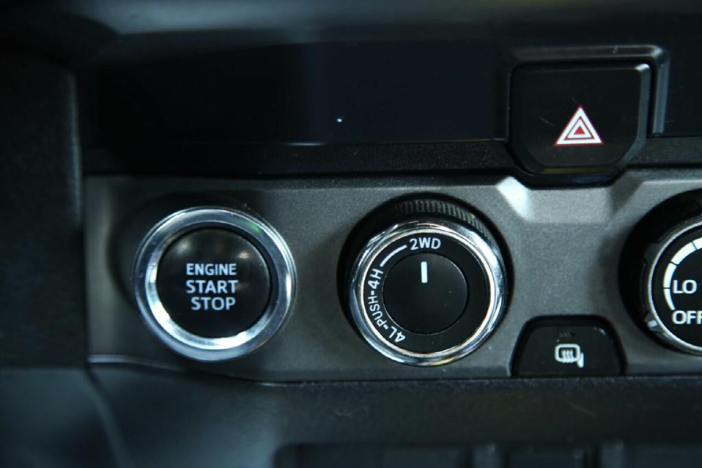 2020 Toyota Tacoma Image 25