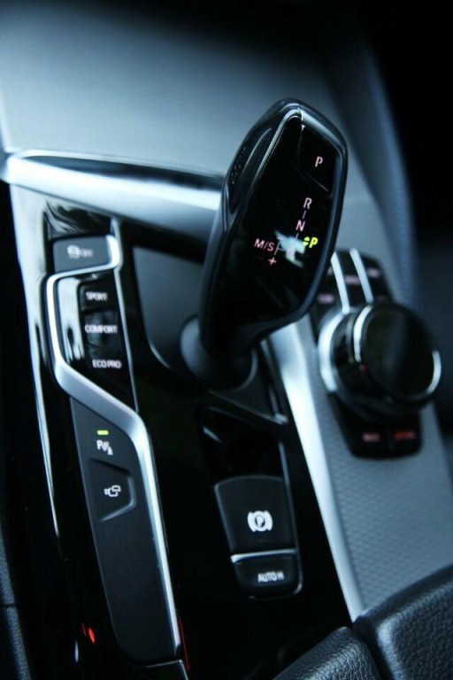 2018 BMW 5 Series Image 21