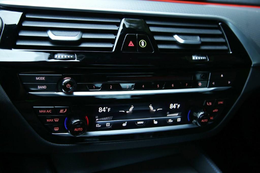 2018 BMW 5 Series Image 22