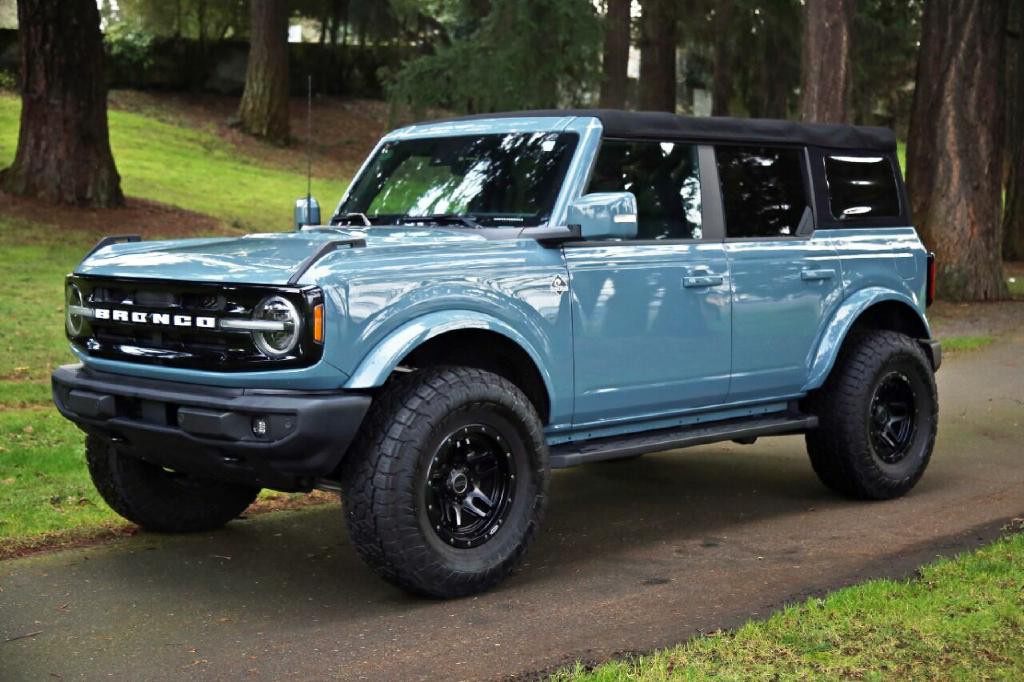 2021 Ford Bronco Image 2