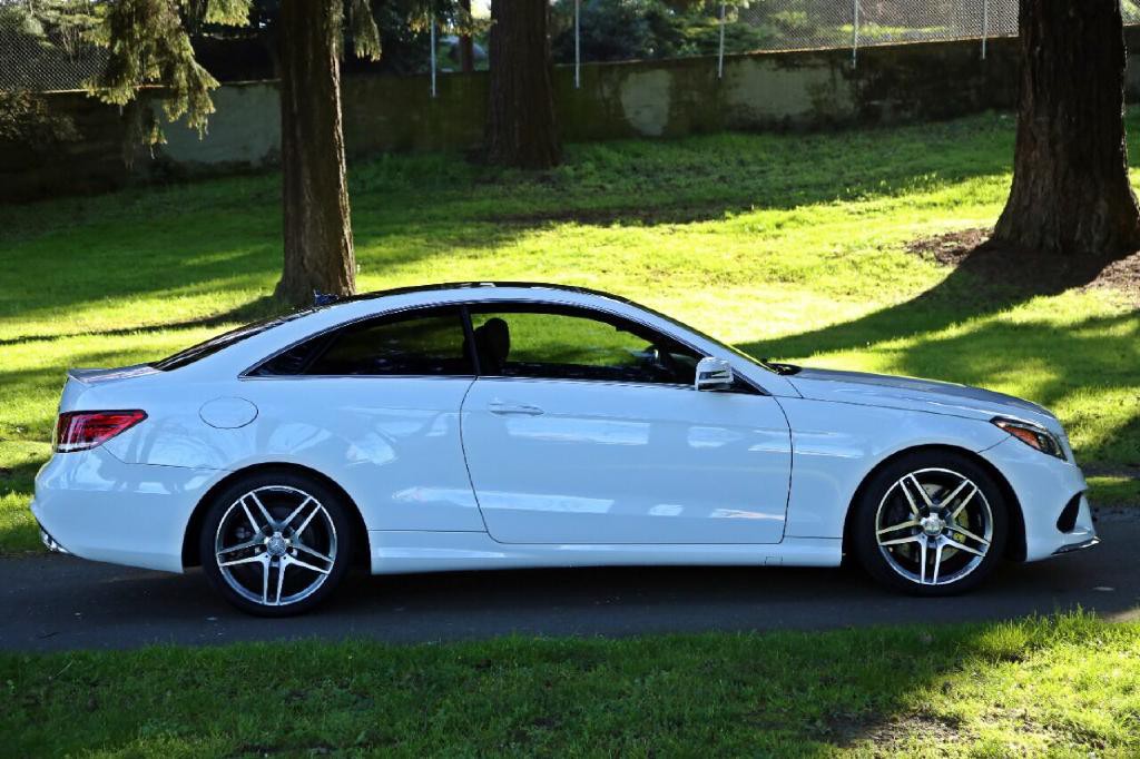 2016 Mercedes-Benz E-Class Image 9