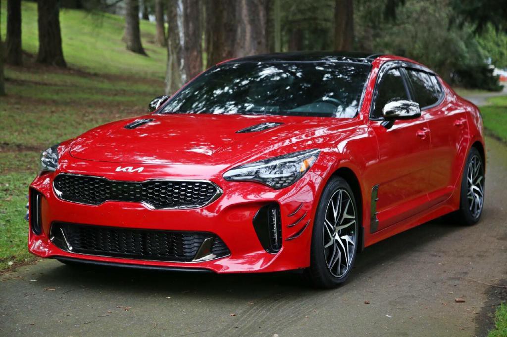 2022 Kia Stinger Image 1