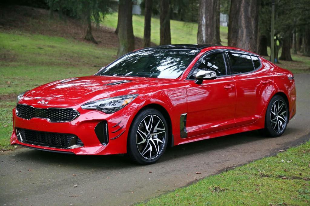 2022 Kia Stinger Image 2