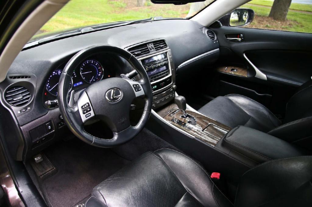 2012 Lexus IS 250 Image 11