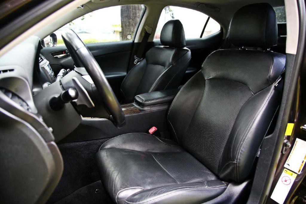 2012 Lexus IS 250 Image 17