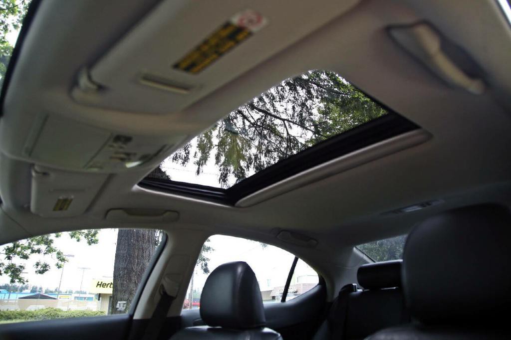 2012 Lexus IS 250 Image 21