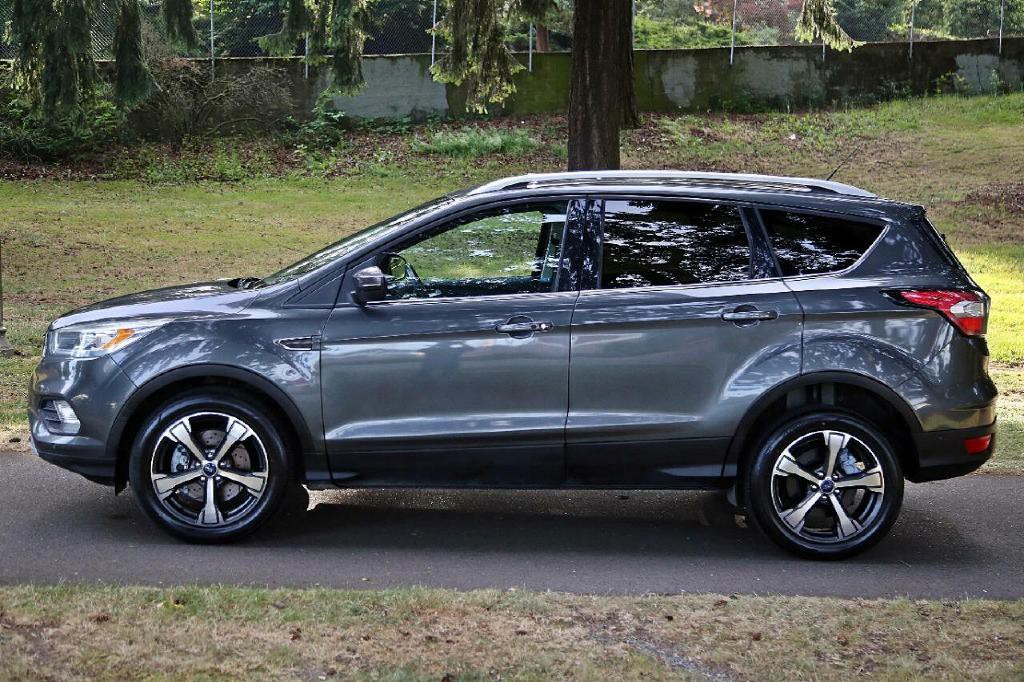 2017 Ford Escape Image 2