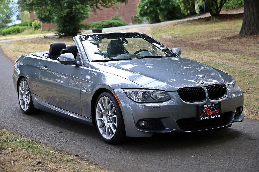 2013 BMW 3 Series Image 11