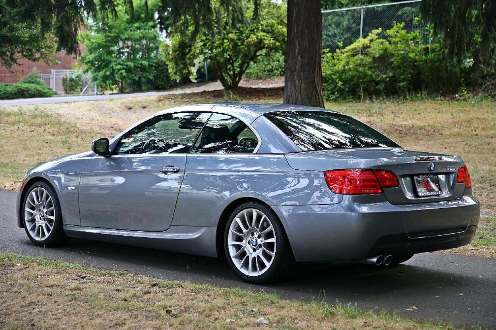 2013 BMW 3 Series Image 15