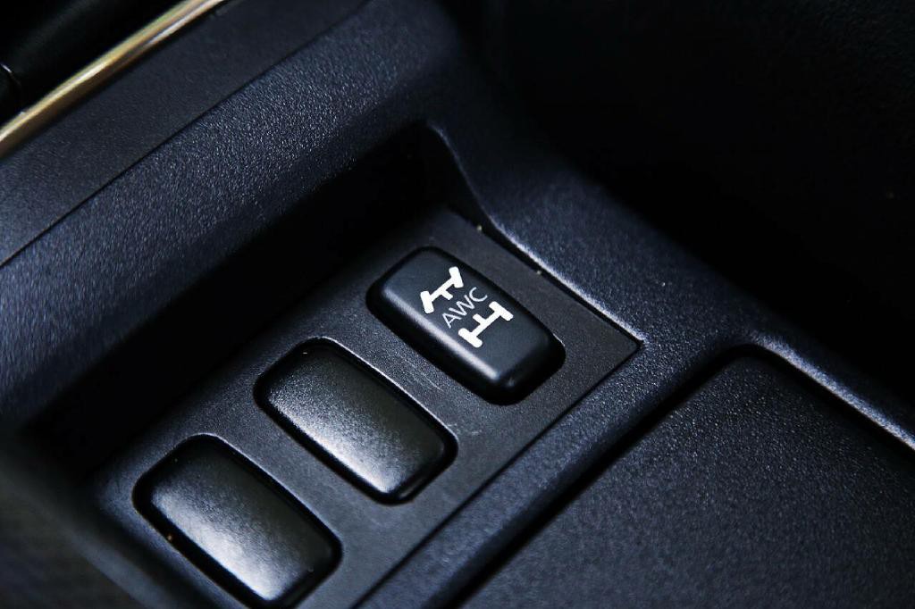 2013 Mitsubishi Lancer Image 24