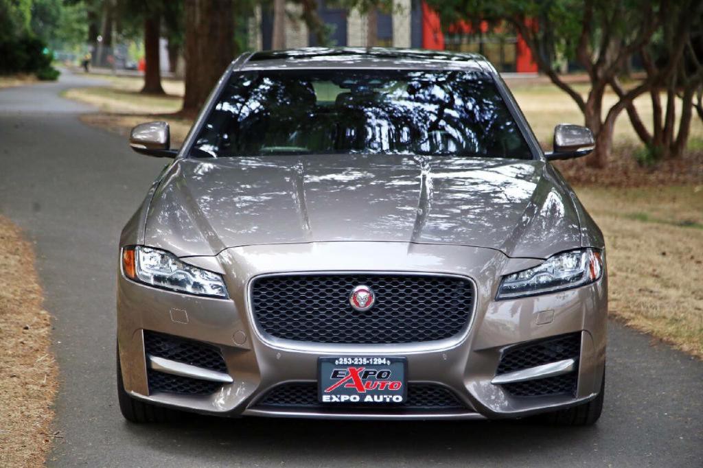 2017 Jaguar XF Image 7