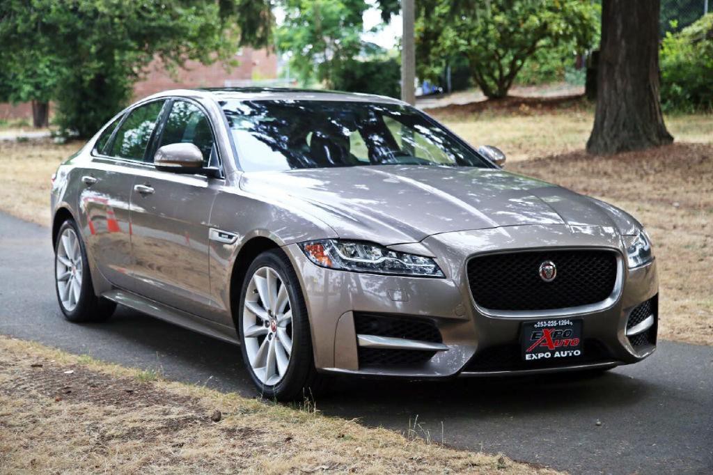 2017 Jaguar XF Image 13