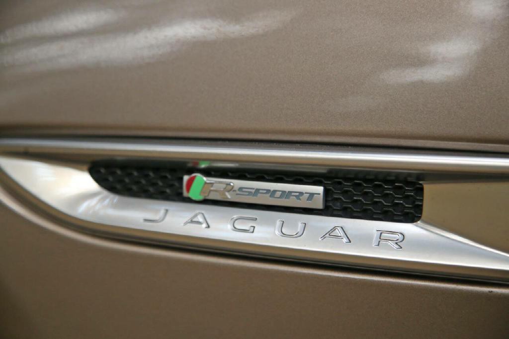 2017 Jaguar XF Image 27