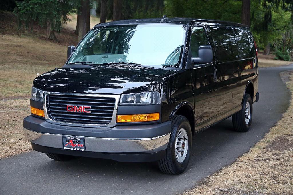 2021 GMC Savana Image 1