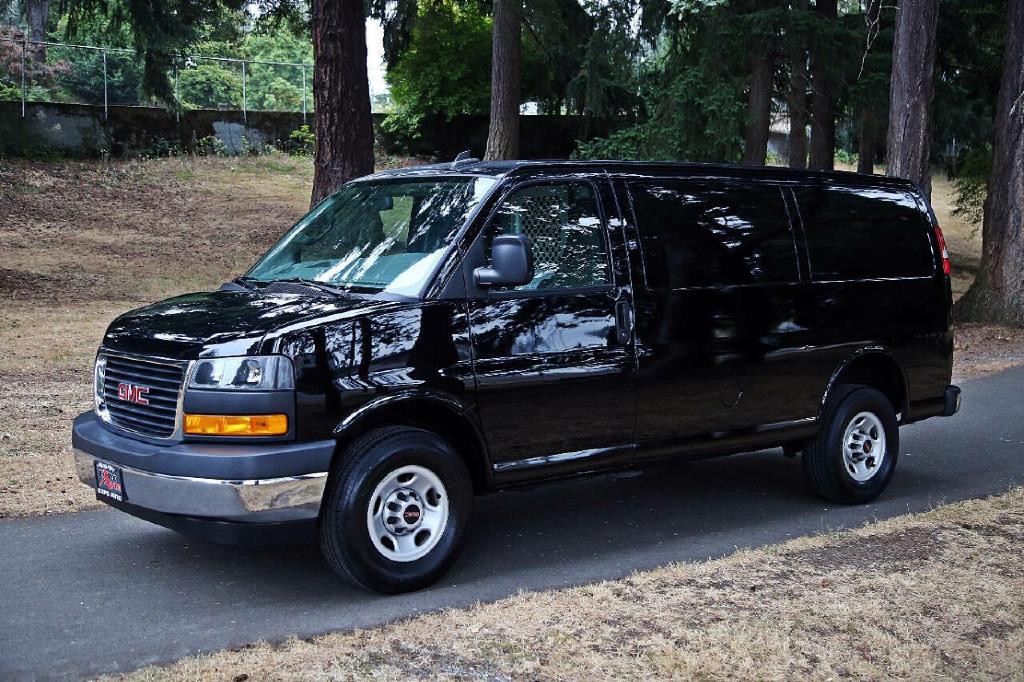 2021 GMC Savana Image 2