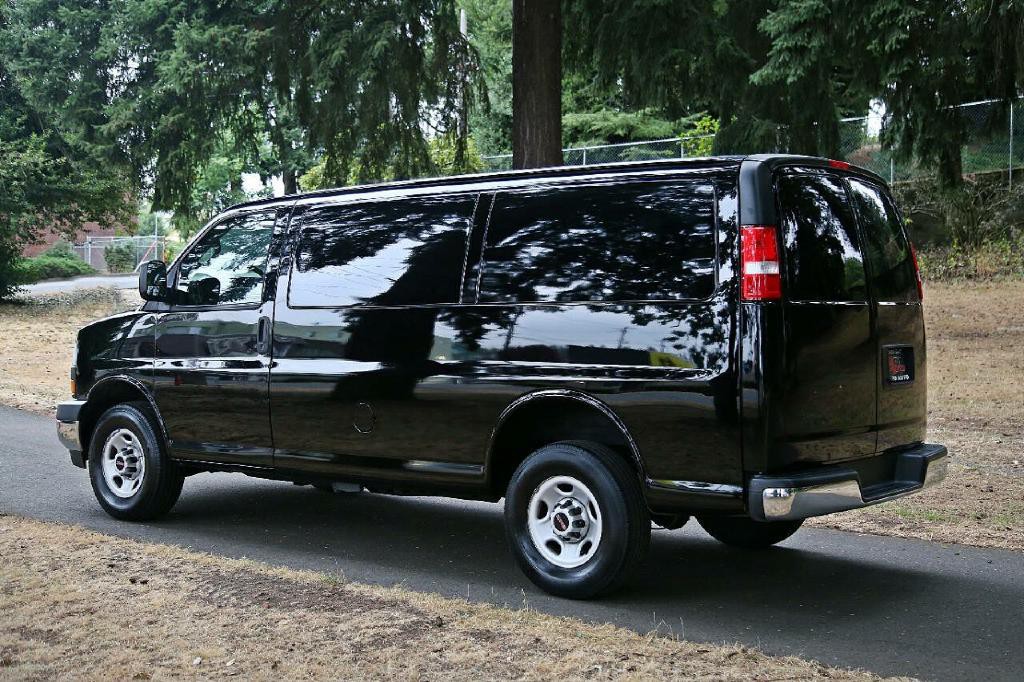 2021 GMC Savana Image 4