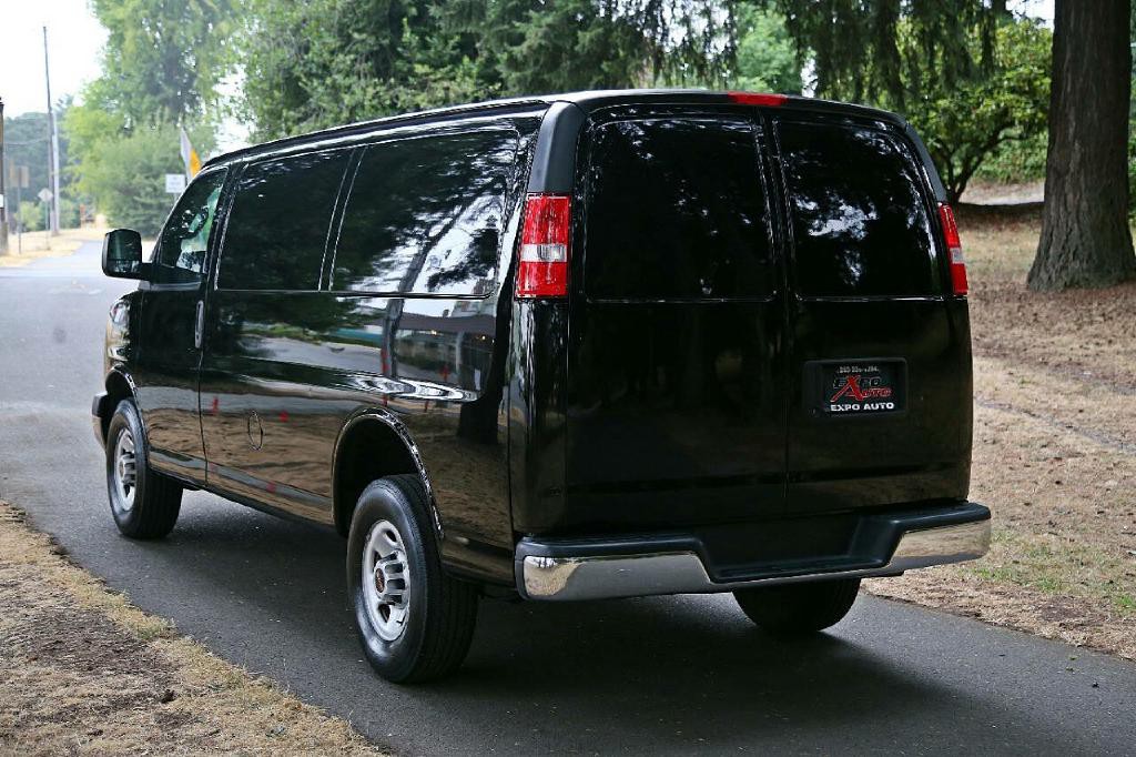2021 GMC Savana Image 5