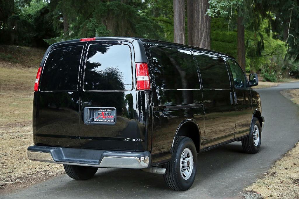 2021 GMC Savana Image 6