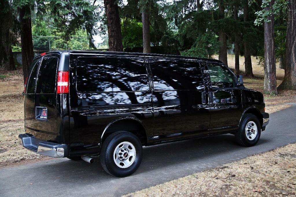 2021 GMC Savana Image 7
