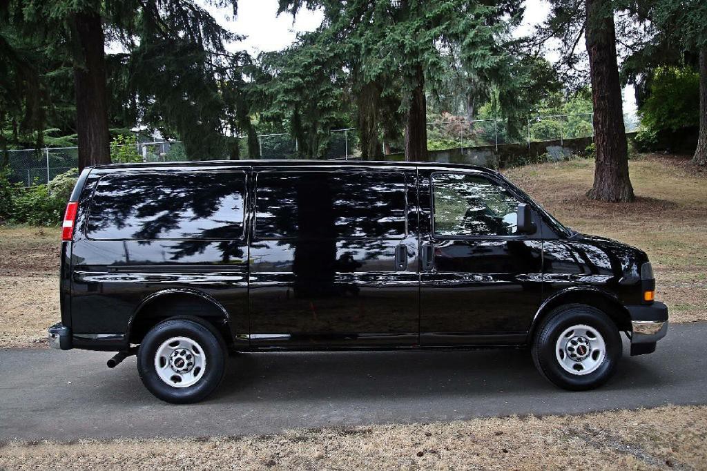 2021 GMC Savana Image 8