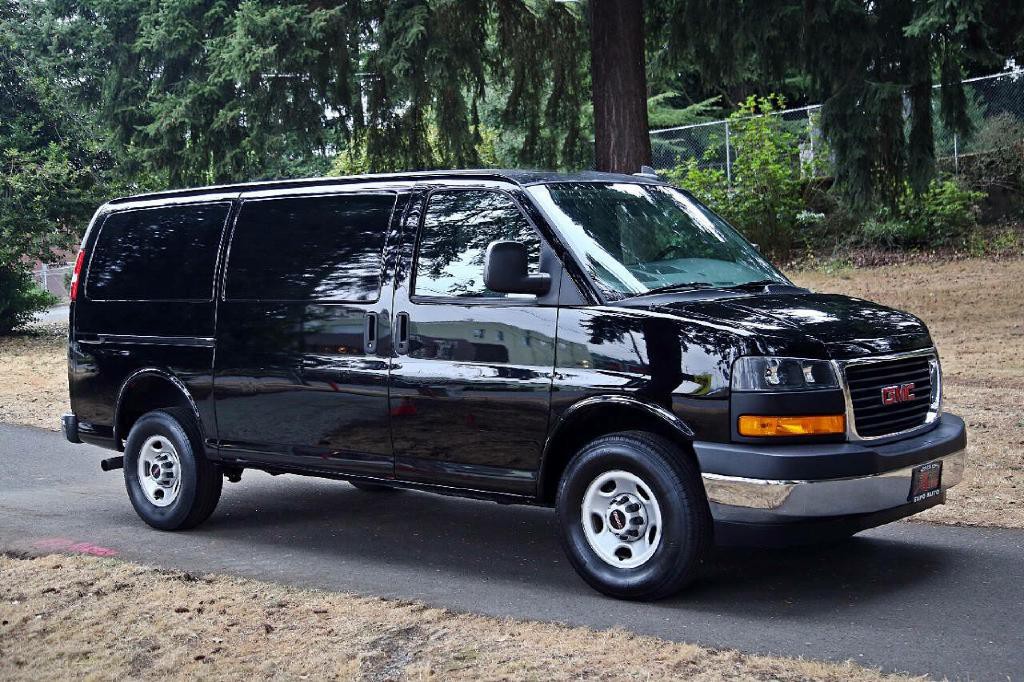 2021 GMC Savana Image 9