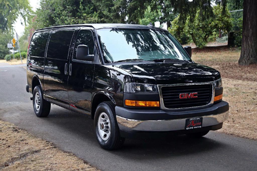 2021 GMC Savana Image 10