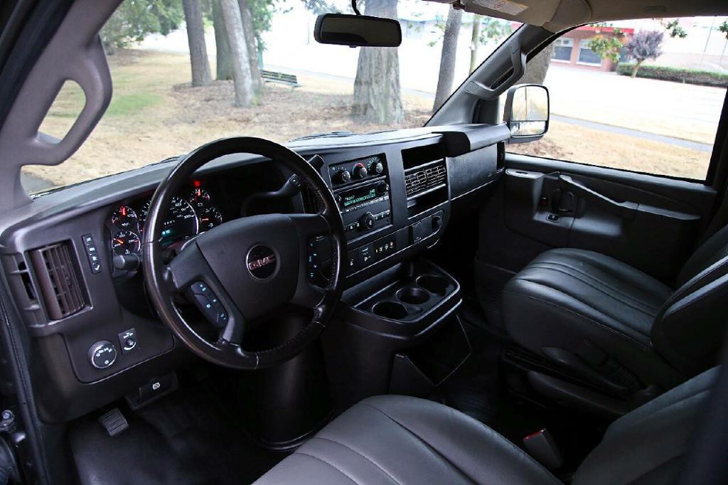 2021 GMC Savana Image 11
