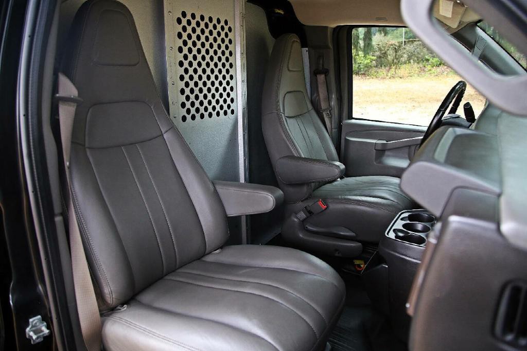2021 GMC Savana Image 14