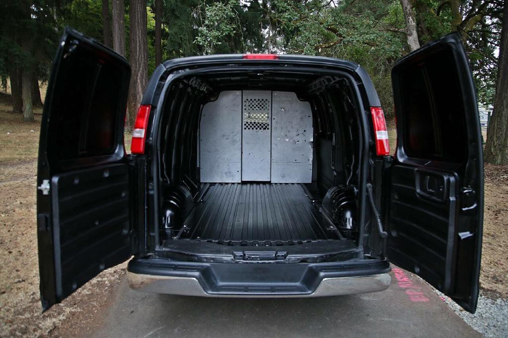 2021 GMC Savana Image 15