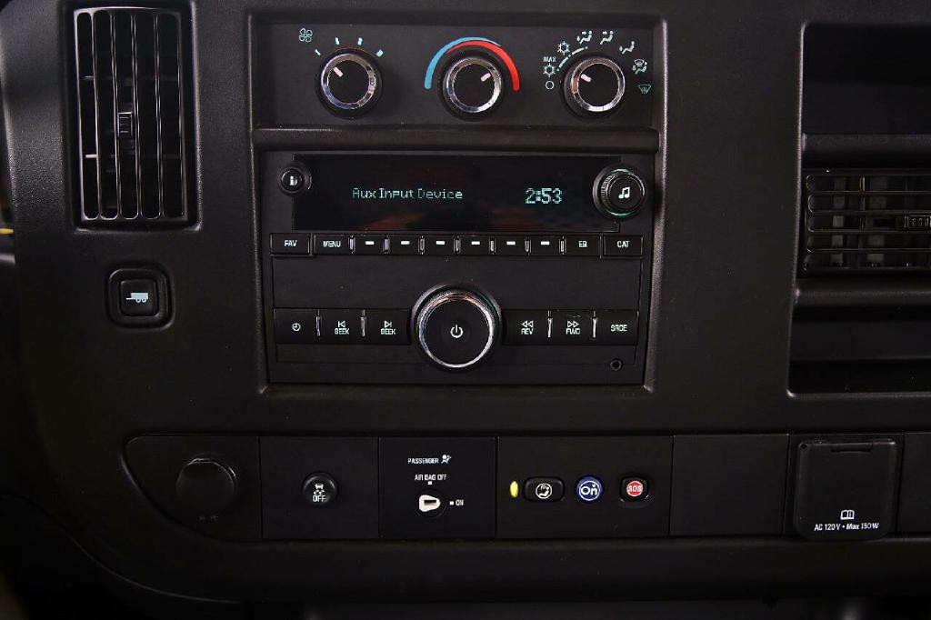 2021 GMC Savana Image 18