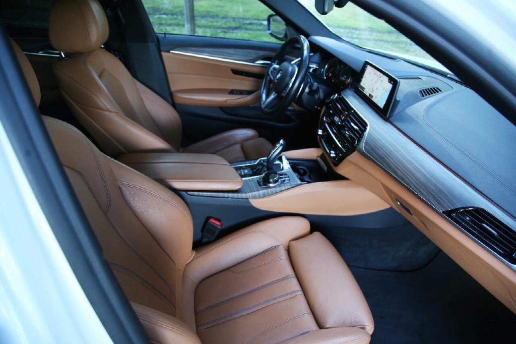 2018 BMW 5 Series Image 17