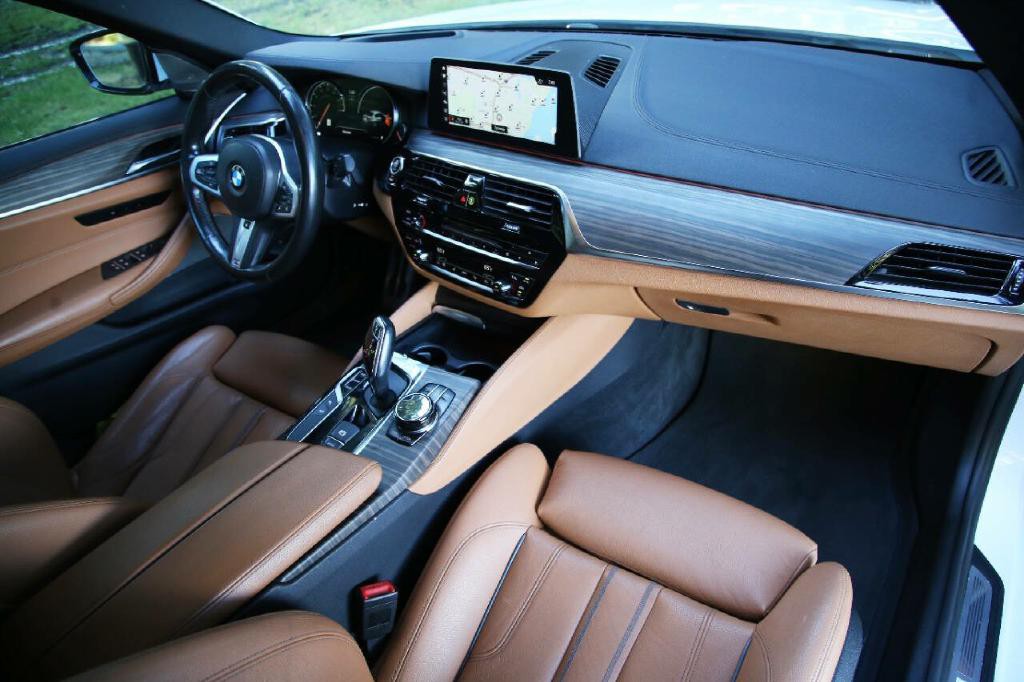 2018 BMW 5 Series Image 18