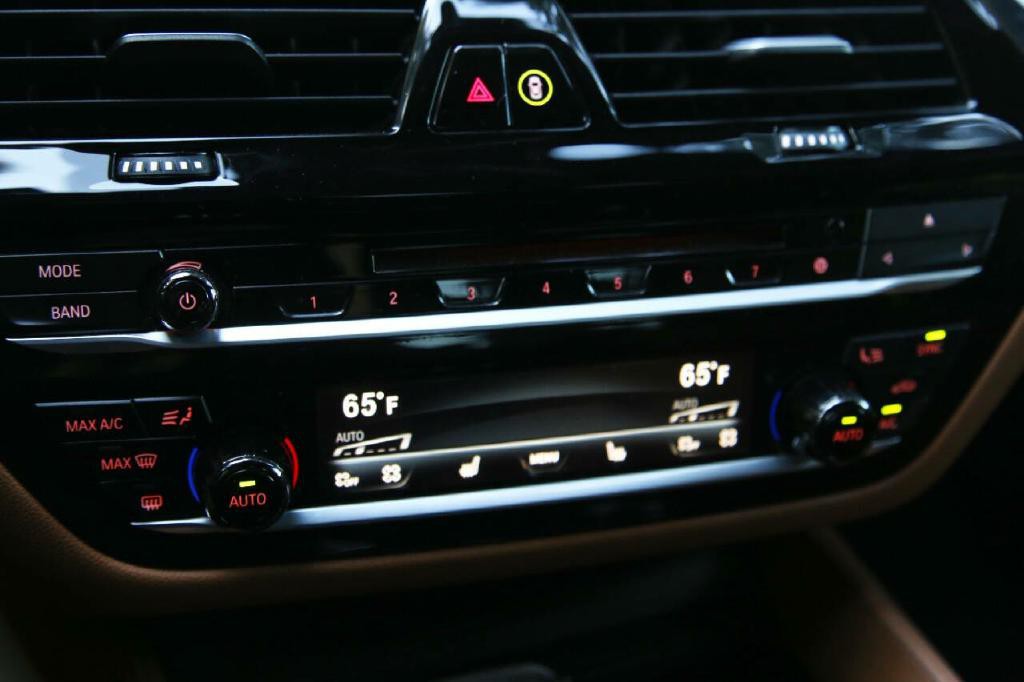 2018 BMW 5 Series Image 23
