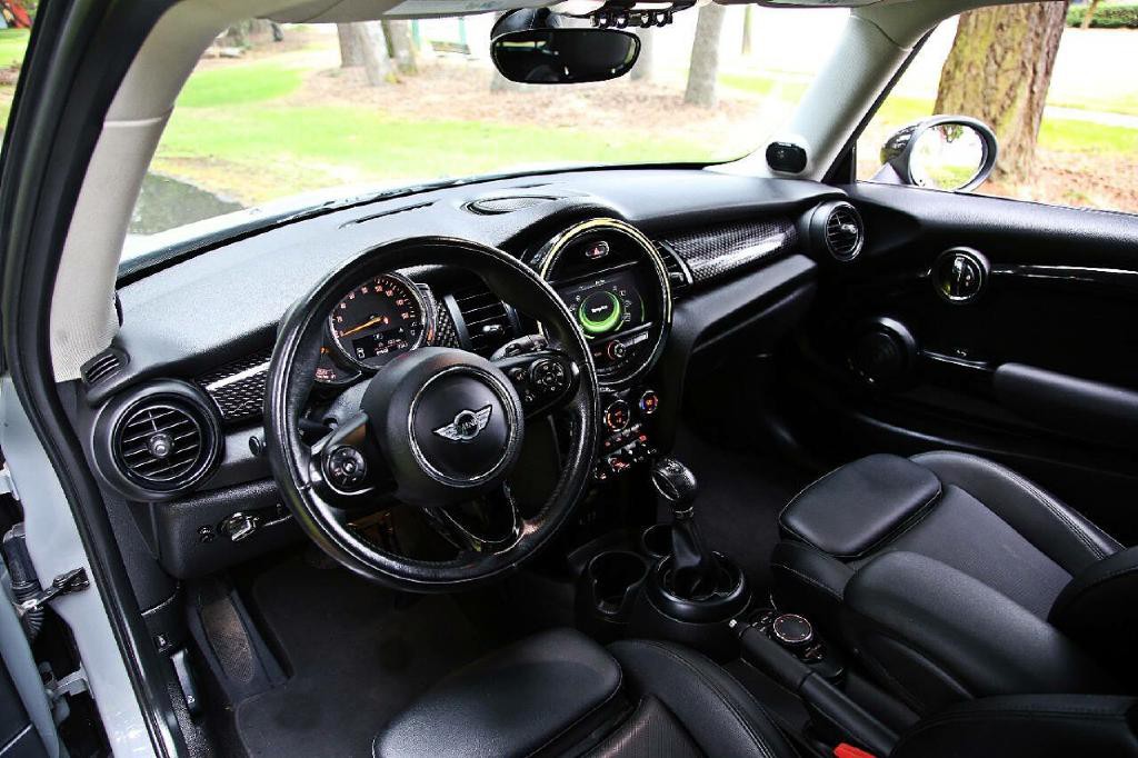 2018 MINI Cooper Image 10