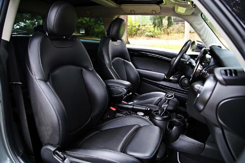 2018 MINI Cooper Image 14