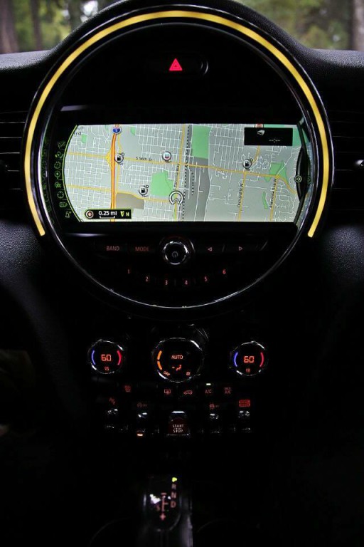 2018 MINI Cooper Image 17