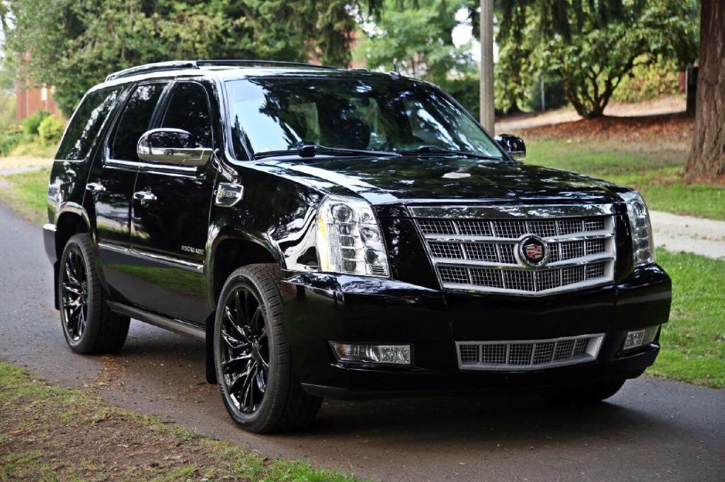 2013 Cadillac Escalade Image 13