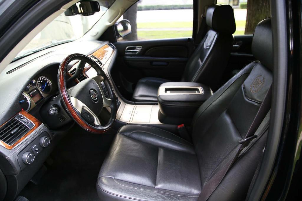 2013 Cadillac Escalade Image 14