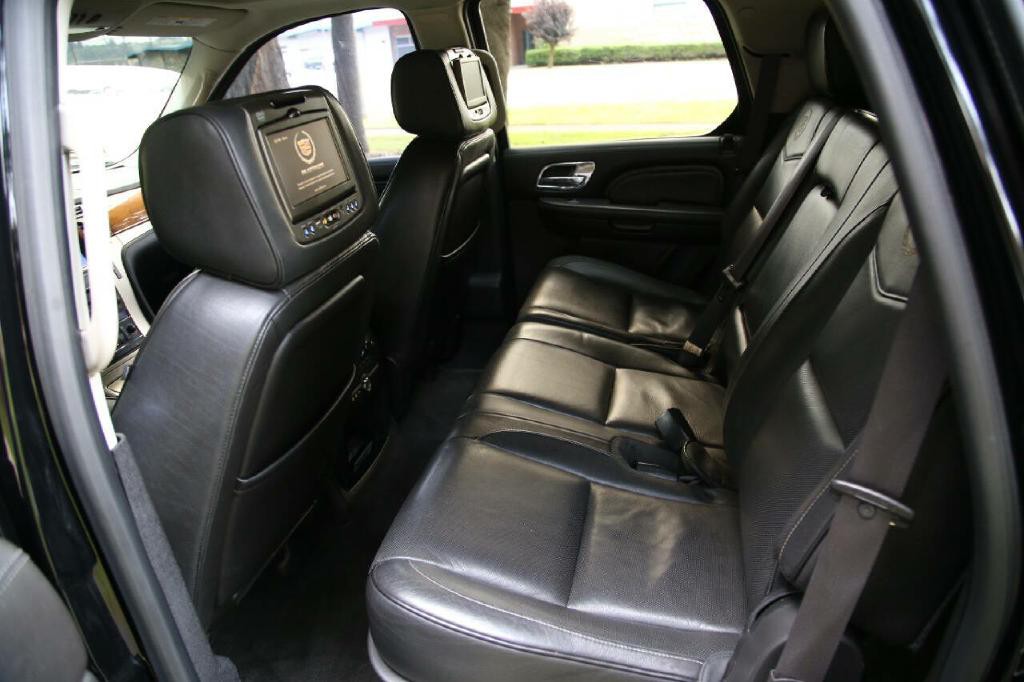 2013 Cadillac Escalade Image 15