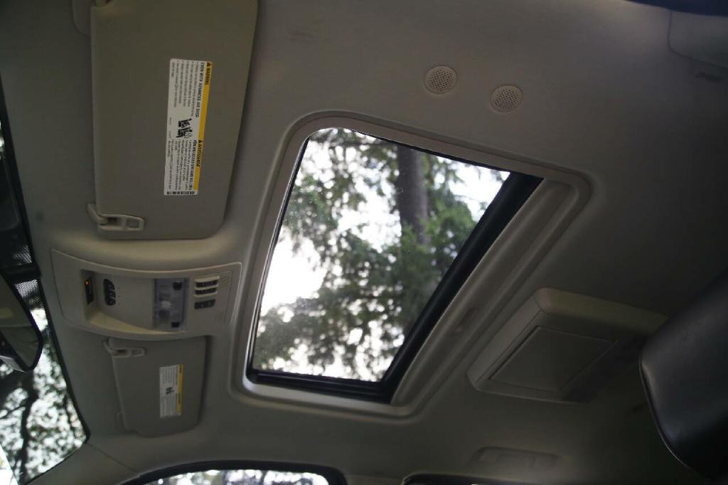 2013 Cadillac Escalade Image 23