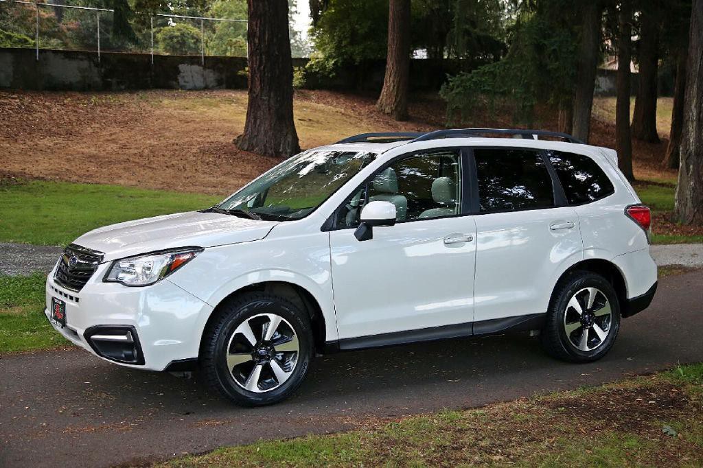 2017 Subaru Forester Image 2