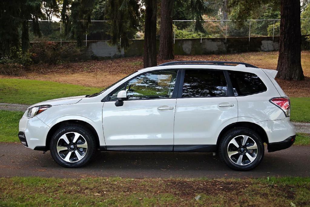 2017 Subaru Forester Image 3