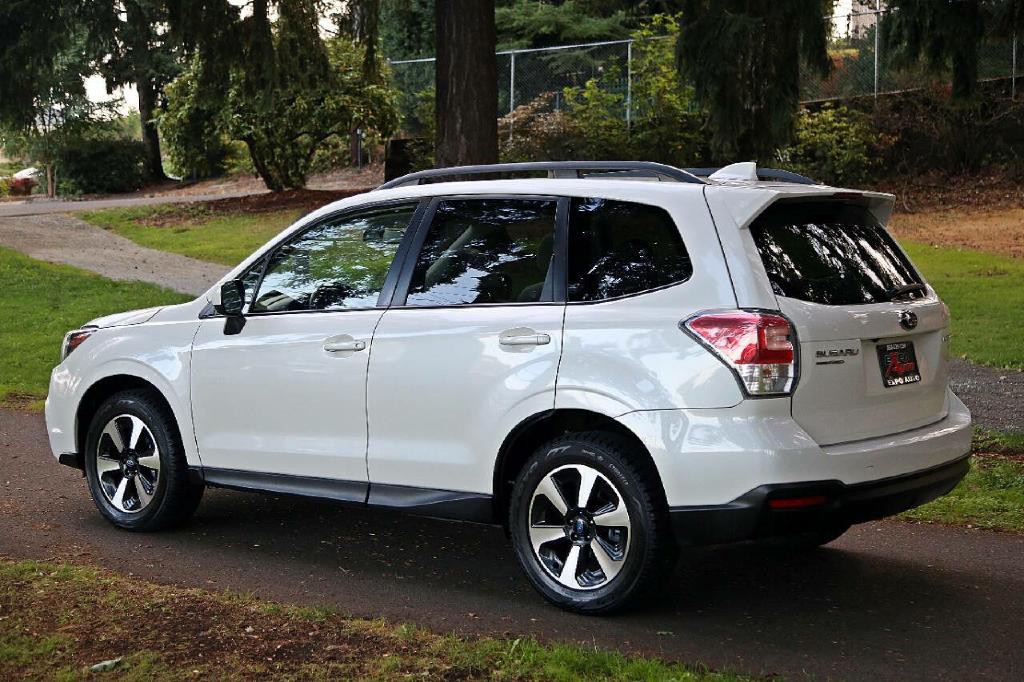 2017 Subaru Forester Image 4