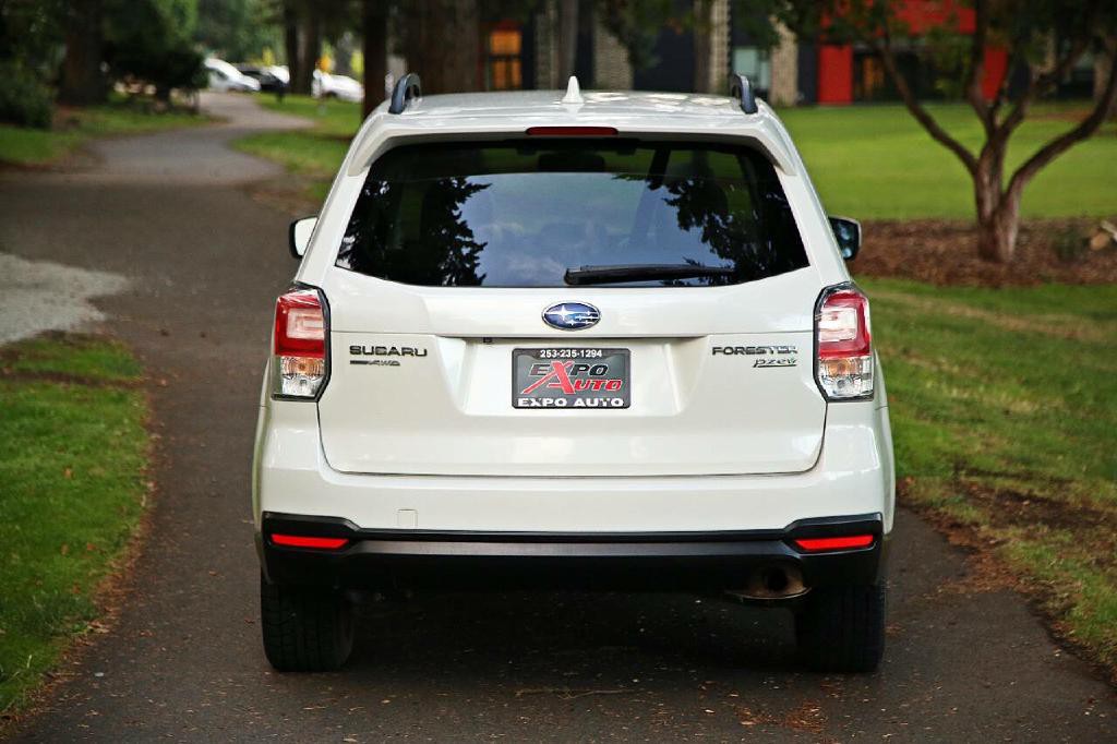 2017 Subaru Forester Image 6