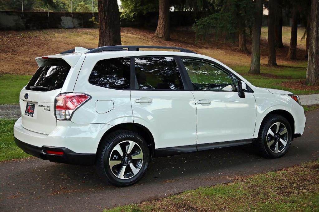 2017 Subaru Forester Image 8