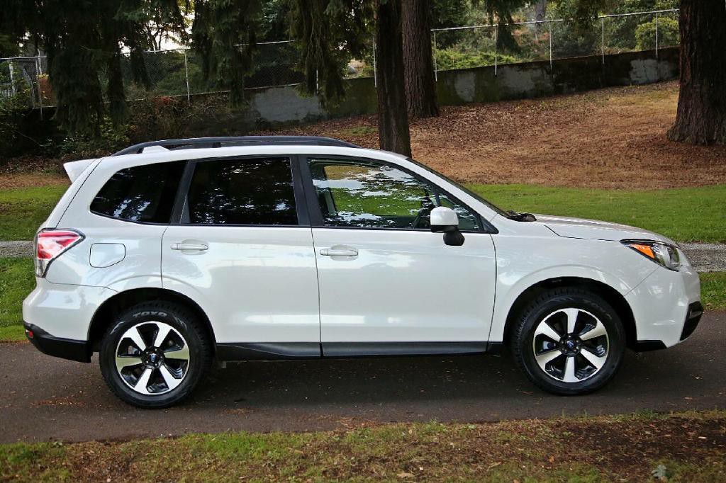 2017 Subaru Forester Image 9