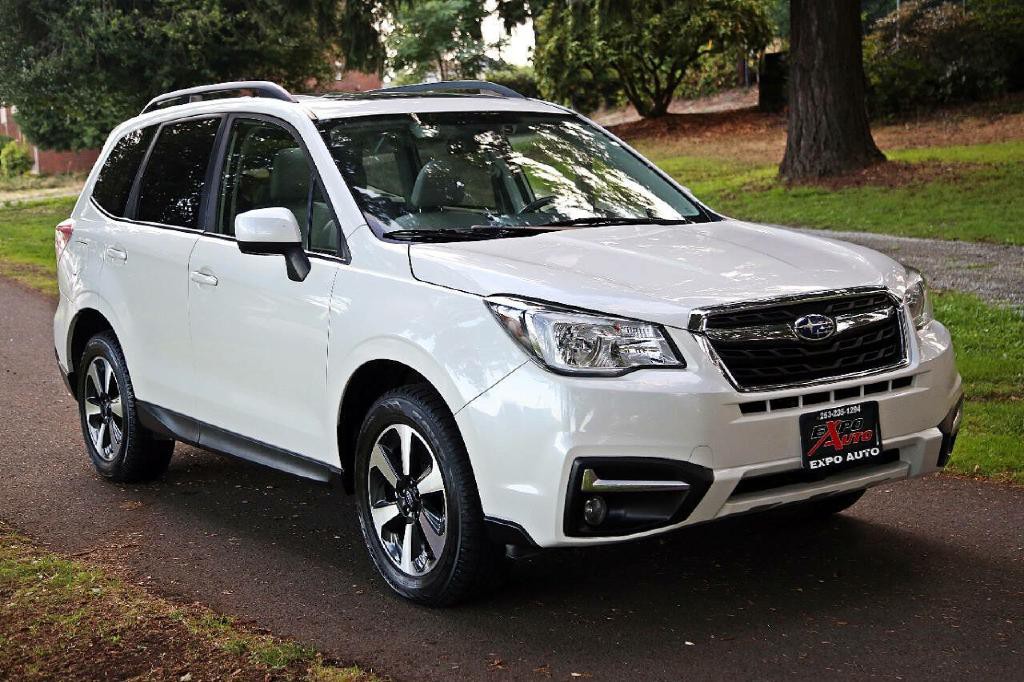 2017 Subaru Forester Image 11