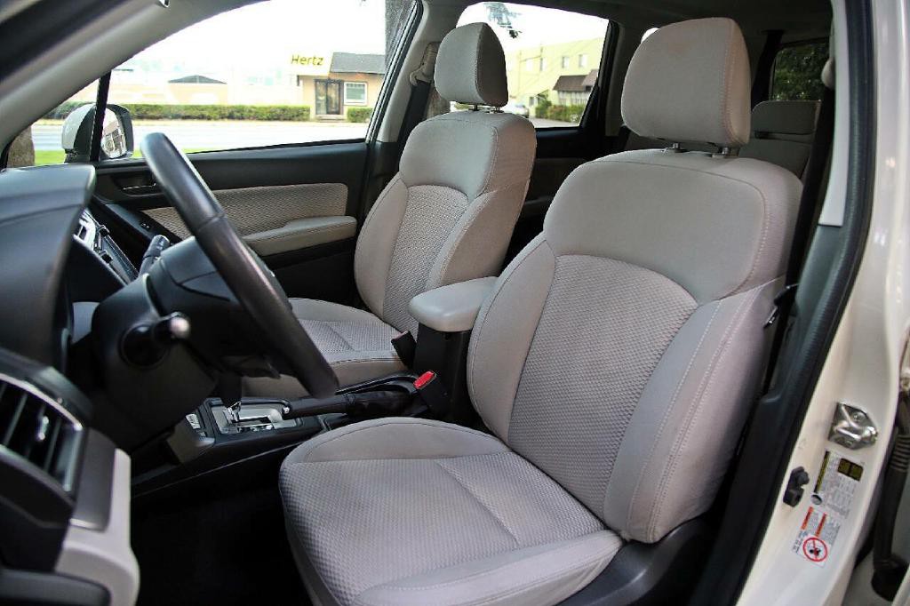 2017 Subaru Forester Image 14