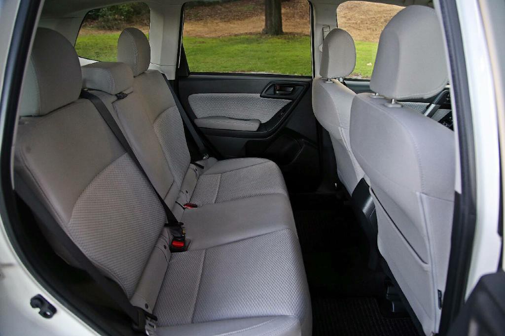 2017 Subaru Forester Image 16