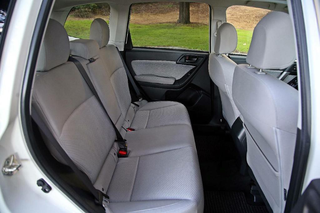 2017 Subaru Forester Image 17